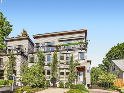 7952 SE 6th Ave #3, Portland, OR, 97202