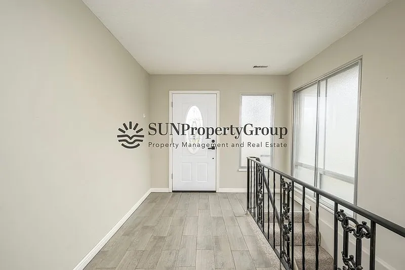 Great Family Home in Excellent Magna Location! — Photo 2