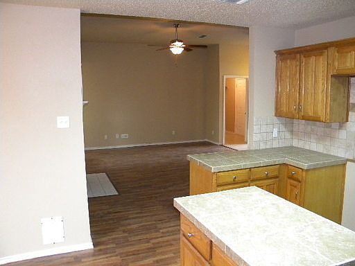 5th image of 1021 Westgrove Dr