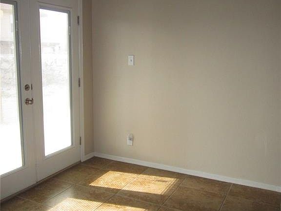 5th image of 523 Kestrel Ave