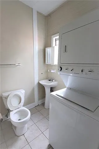 3 bed, 1.5 bath, 1800 sqft, $1,800 — Photo 4
