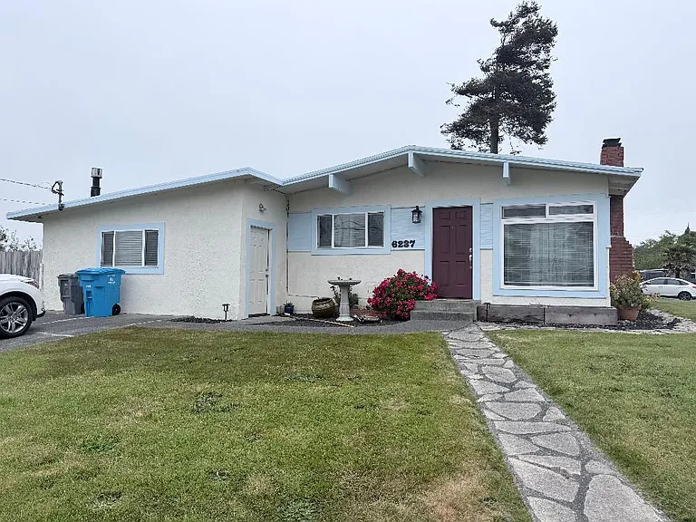 6237 Purdue Dr — Photo 1