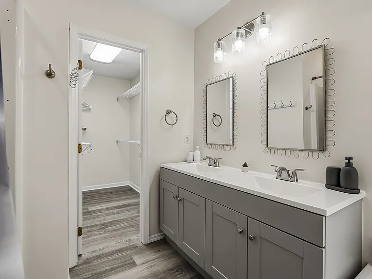 401 Redpath Dr — Photo 37
