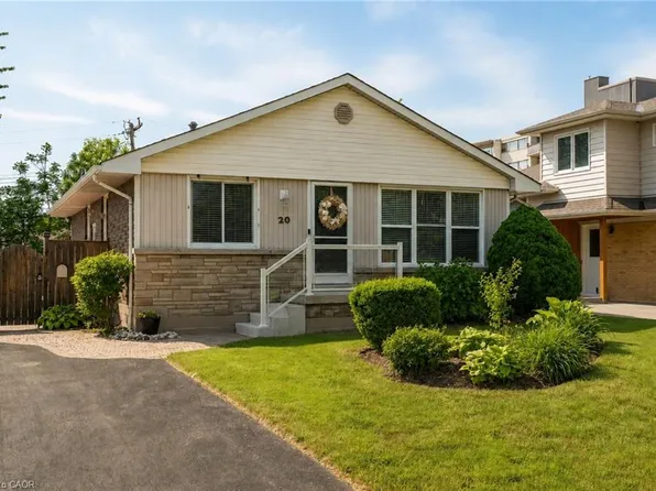 20 Cardinal Dr, Hamilton, ON L9A 4H4