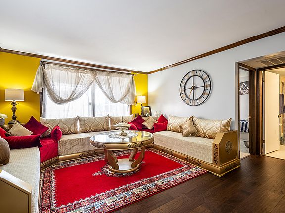 5th image of 1906 E Shorewood Blvd Unit 248