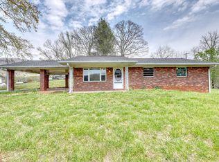689 Bugscuffle Rd, Hiawassee, GA 30546
