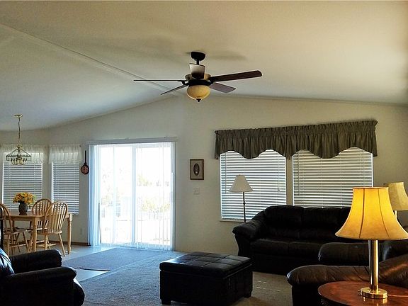 4th image of 103 Sunset Dr
