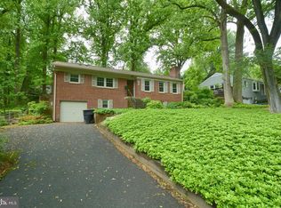 3006 Military Rd, Arlington, VA 22207