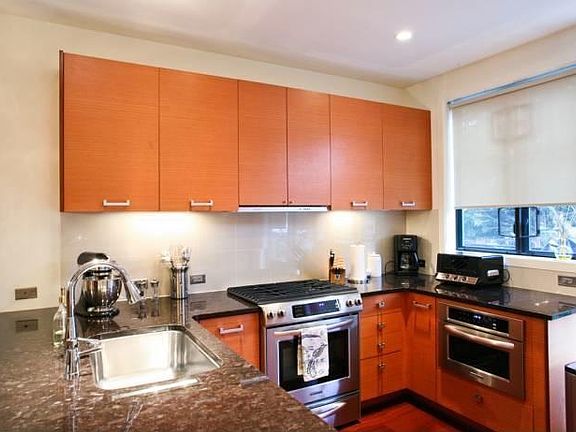 4th image of 1200 Bellevue Way NE