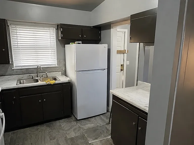 E 52nd Pl N — Photo 2