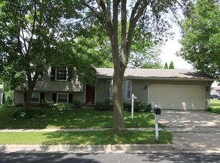 2934 Settlement Dr, Madison, WI 53713