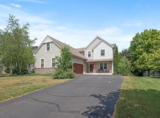 8360 Allegheny Grove Blvd, Victoria, MN 55386