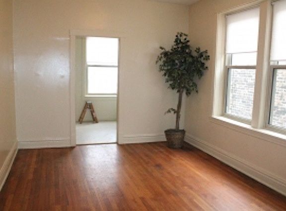 5th image of 1417 W Albion Ave APT 1