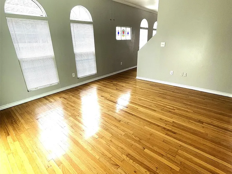 4122 Drake St #1/2 — Photo 6