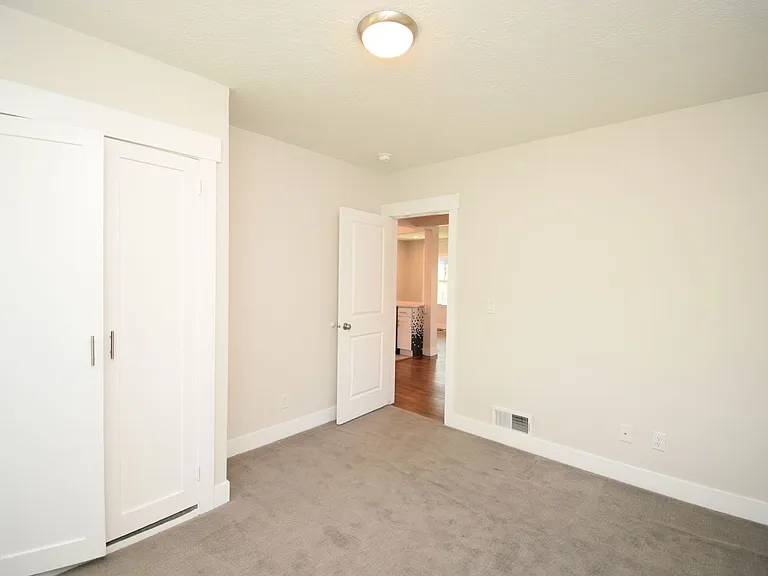 1807 E 3210 S — Photo 9