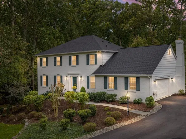 3202 Pommel Ct, Oakton, VA 22124