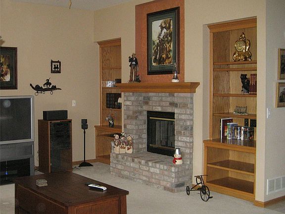 Built in Book Shelves 