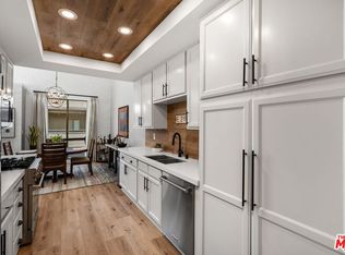 13331 Moorpark St APT 303, Sherman Oaks, CA 91423