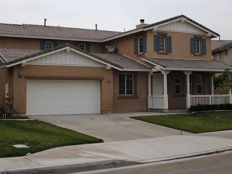 44125 Quarter St — Photo 1