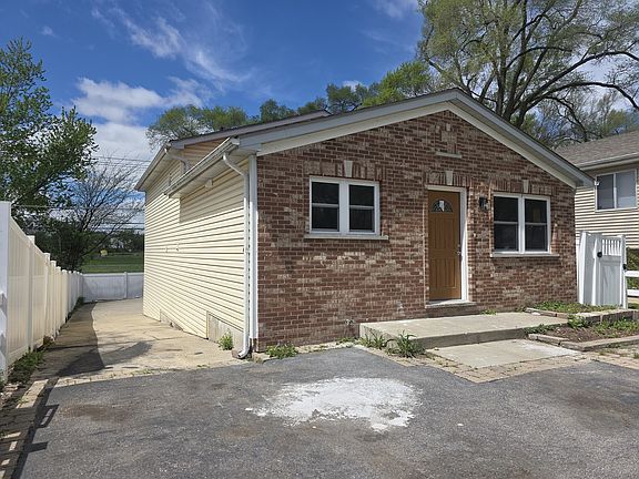 2nd image of 306 Brierhill Dr