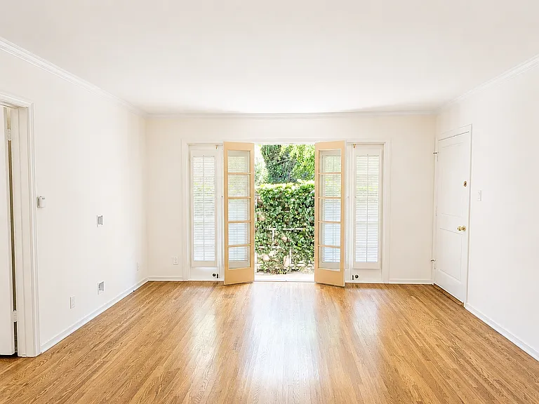 12240 Montana Ave #105 — Photo 6