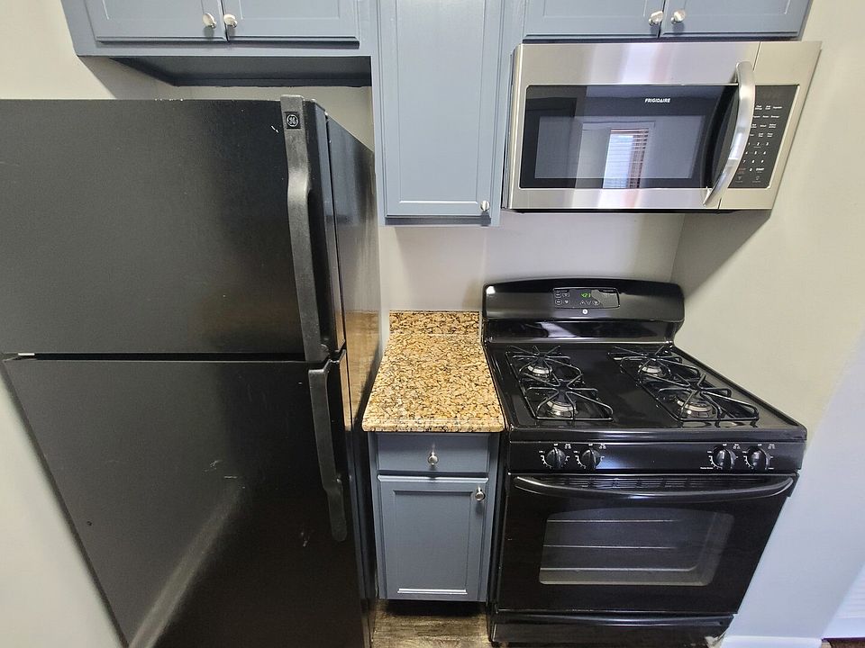 1st image of 3522 N Marshfield Ave #2E