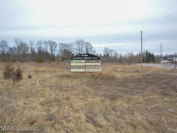 4th image of 4590 W Grand River Ave