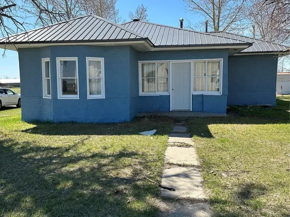 730 Teton Ave, Valier, MT 59486