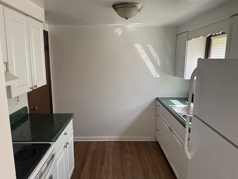 245 Laurel Dr #2 — Photo 25