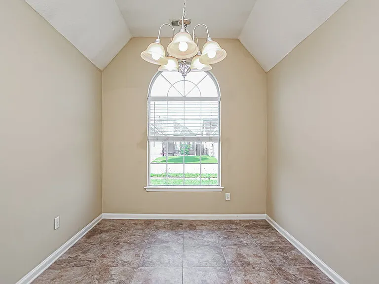 7851 Fallstone Rd — Photo 5