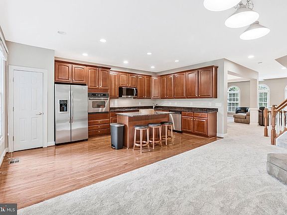 4th image of 8313 Dockray Ct