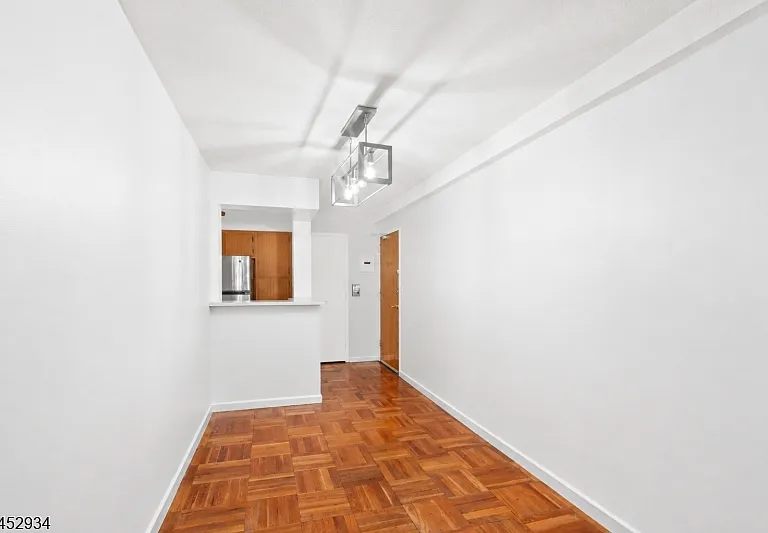 208 Anderson St — Photo 11