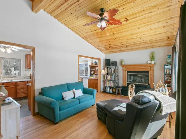 N2493 Kunz Rd, Fort Atkinson, WI 53538