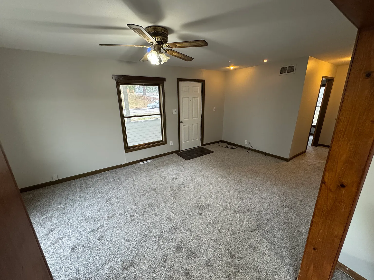 3 bed, 1542 sqft, $1,200 — Photo 2