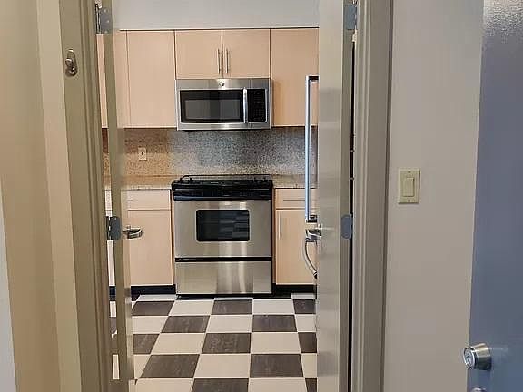 5th image of 1100 106th Ave NE APT 812