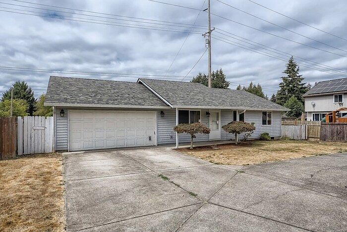 1st image of 16204 NE 32nd St