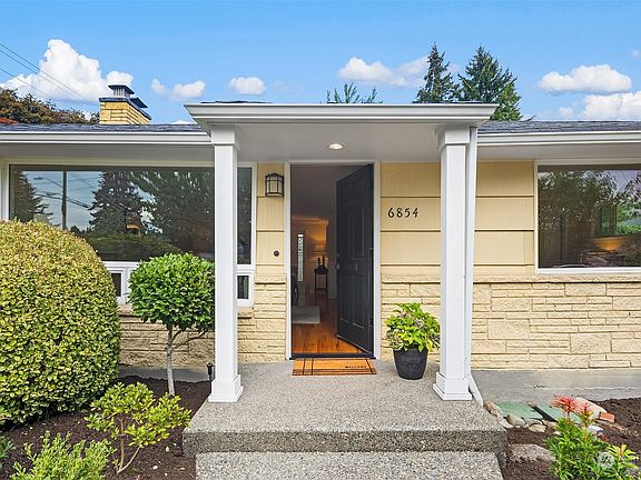 3rd image of 6854 42nd Avenue NE