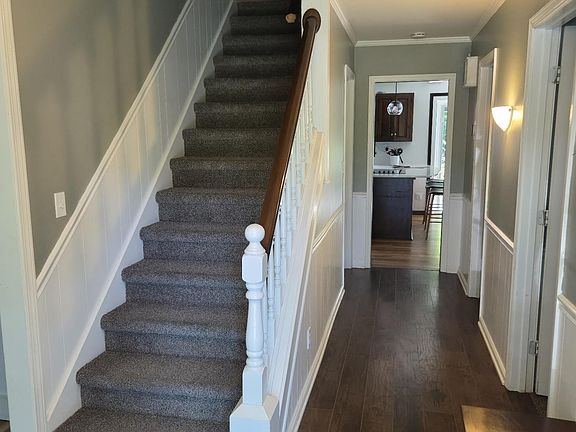 5th image of 714 W Oakview Dr