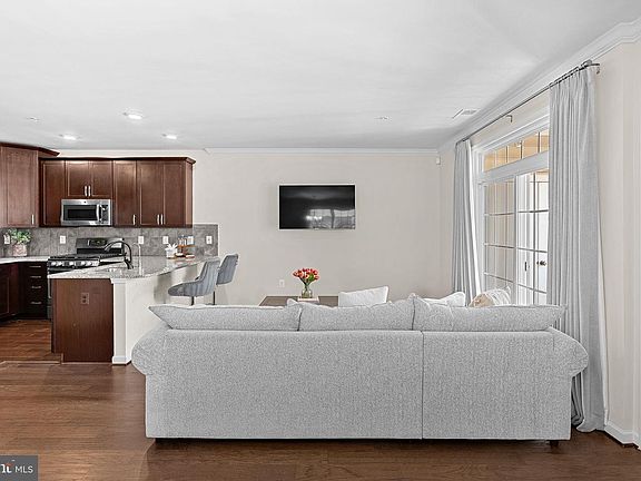 4th image of 23305 Milltown Knoll Sq Unit 113