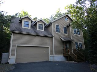 116 High Mountain Ln, Tannersville, PA 18372