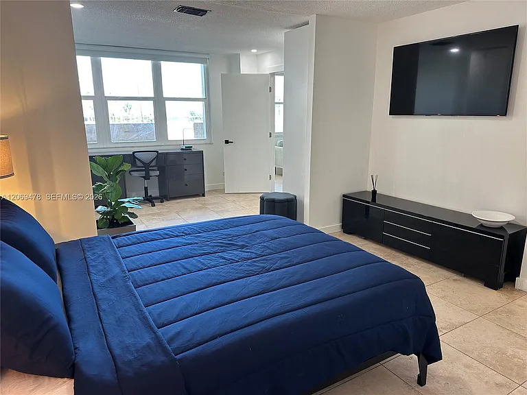 6039 Collins Ave #310 — Photo 10