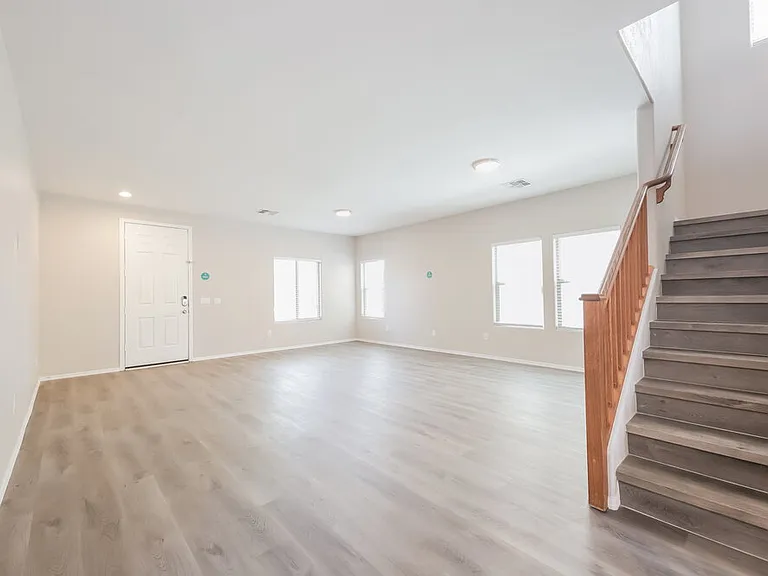 21160 E Munoz St — Photo 5