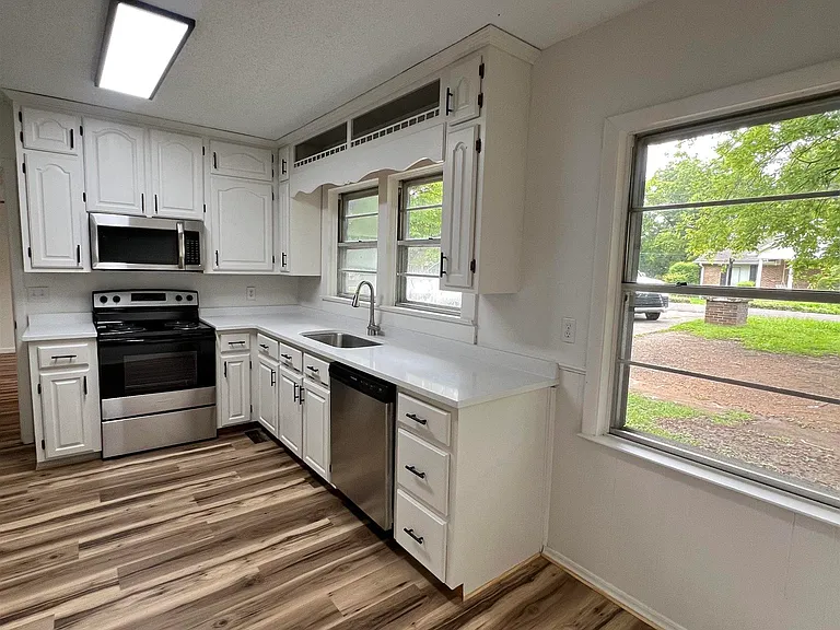 905 Lynn Dale Ln — Photo 4