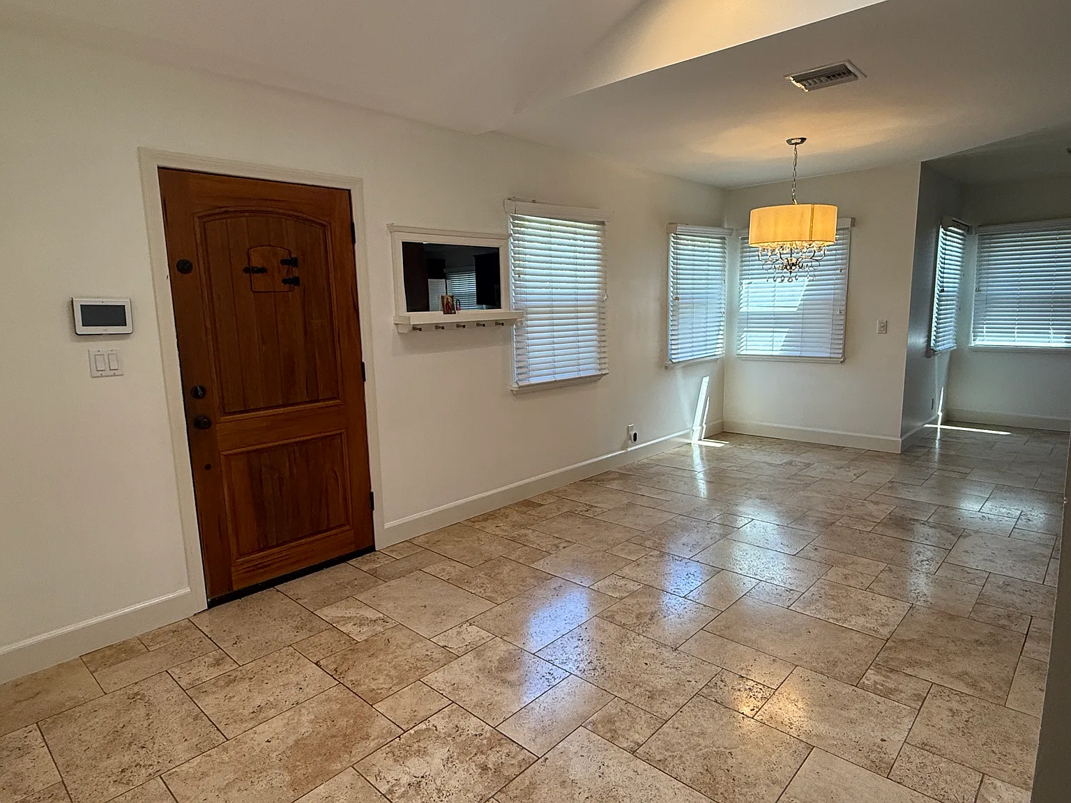 3 bed, 2.5 bath, 2000 sqft, $6,700 — Photo 4