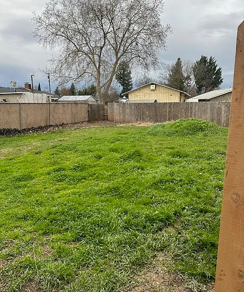 1733 Crater Lake Ave — Photo 5