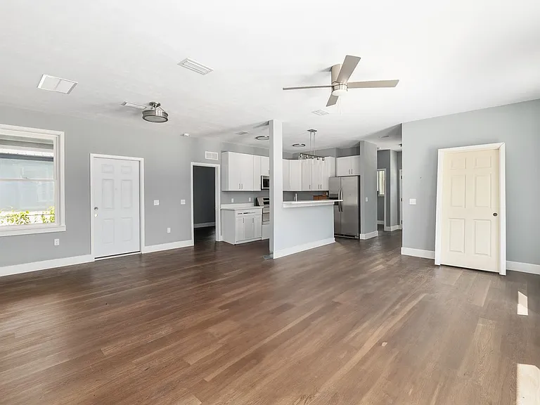 420 NW 3rd Ave — Photo 2