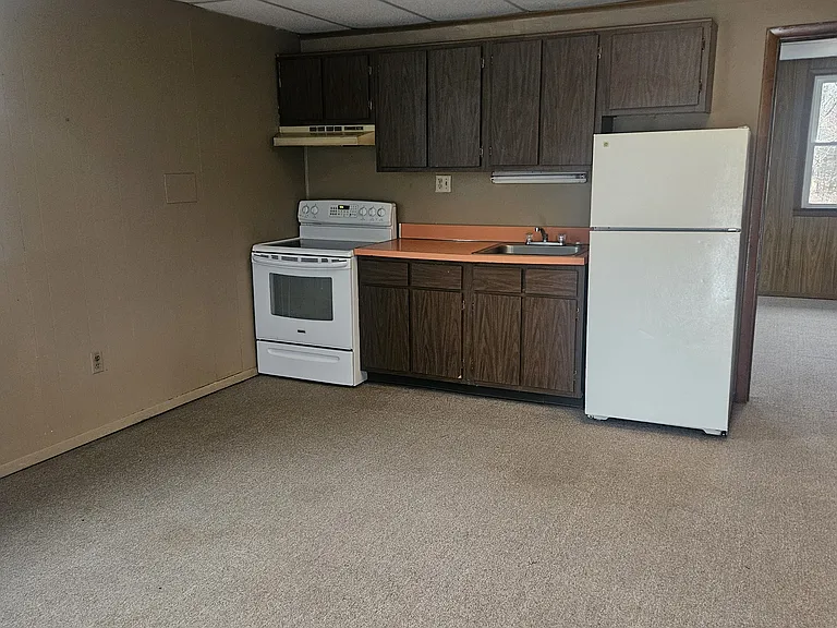145 Quailwood Pkwy #1 — Photo 1