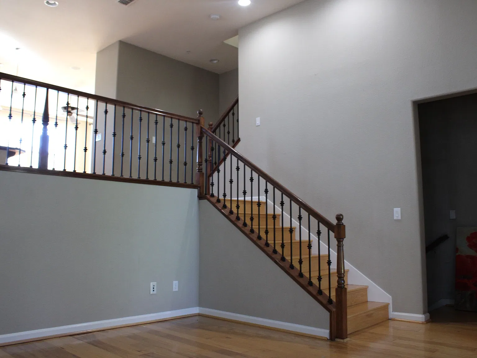 3 bed, 2.5 bath, 1850 sqft, $3,100 — Photo 3