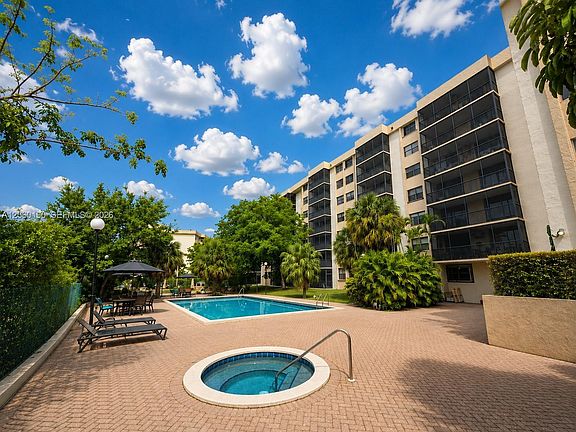 2nd image of 900 NE 195th St APT 109