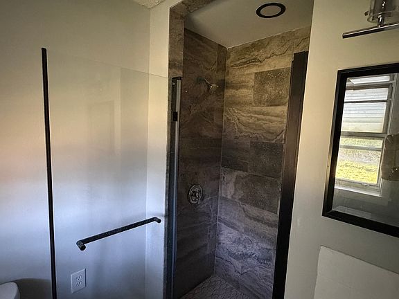 5th image of 4190 Conley Cir